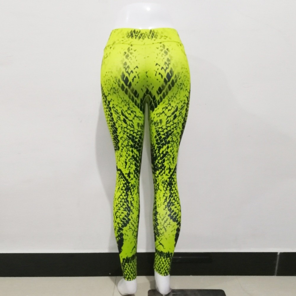 蛇柄プリントレギンス シームレス ピーチバット お腹引き締め - Pilates Yoga Legging のレビューと価格